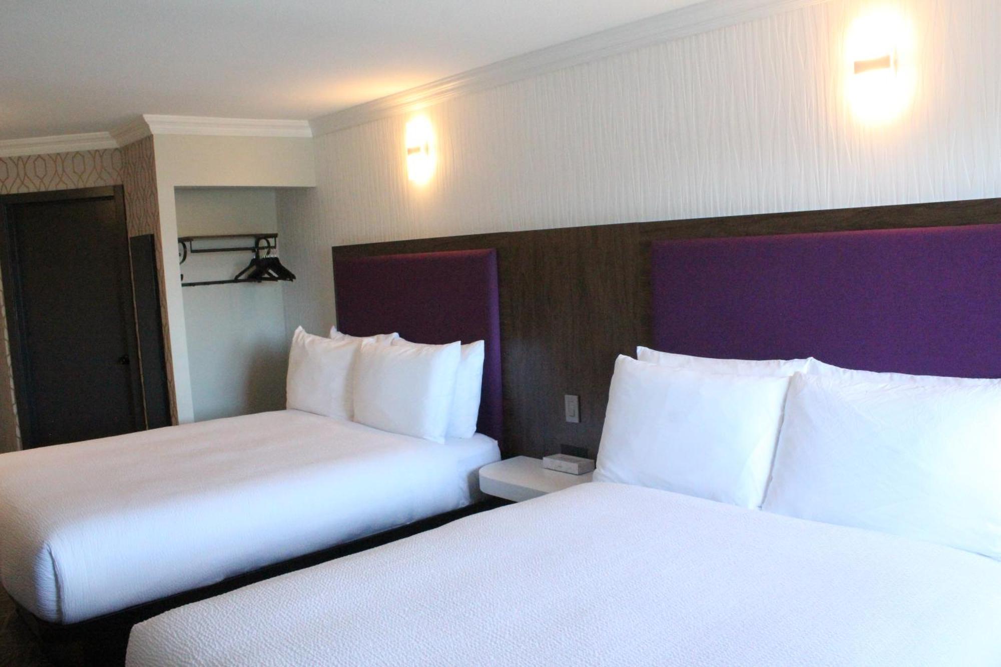 Coast Courtenay Hotel Bagian luar foto