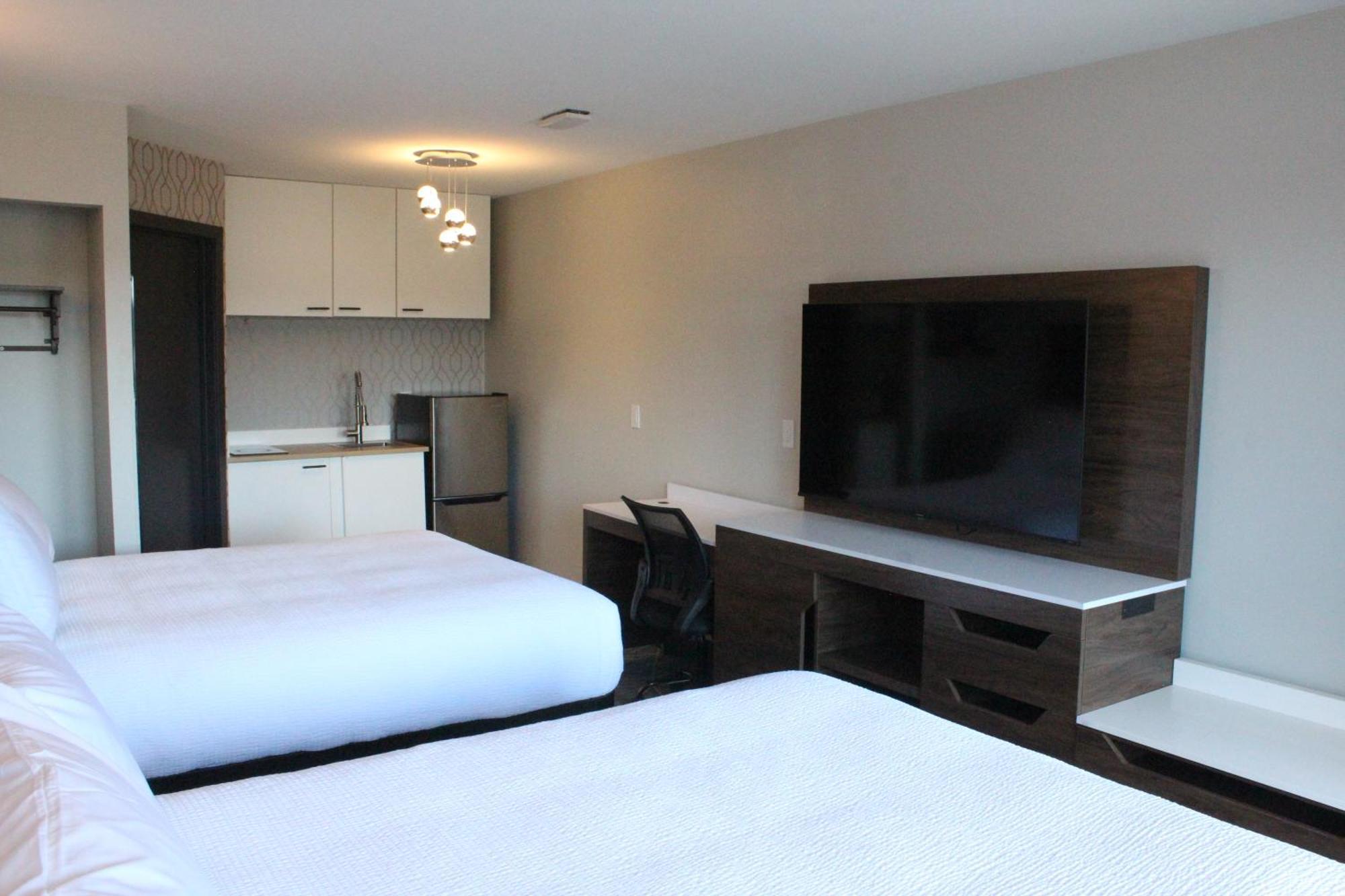 Coast Courtenay Hotel Bagian luar foto