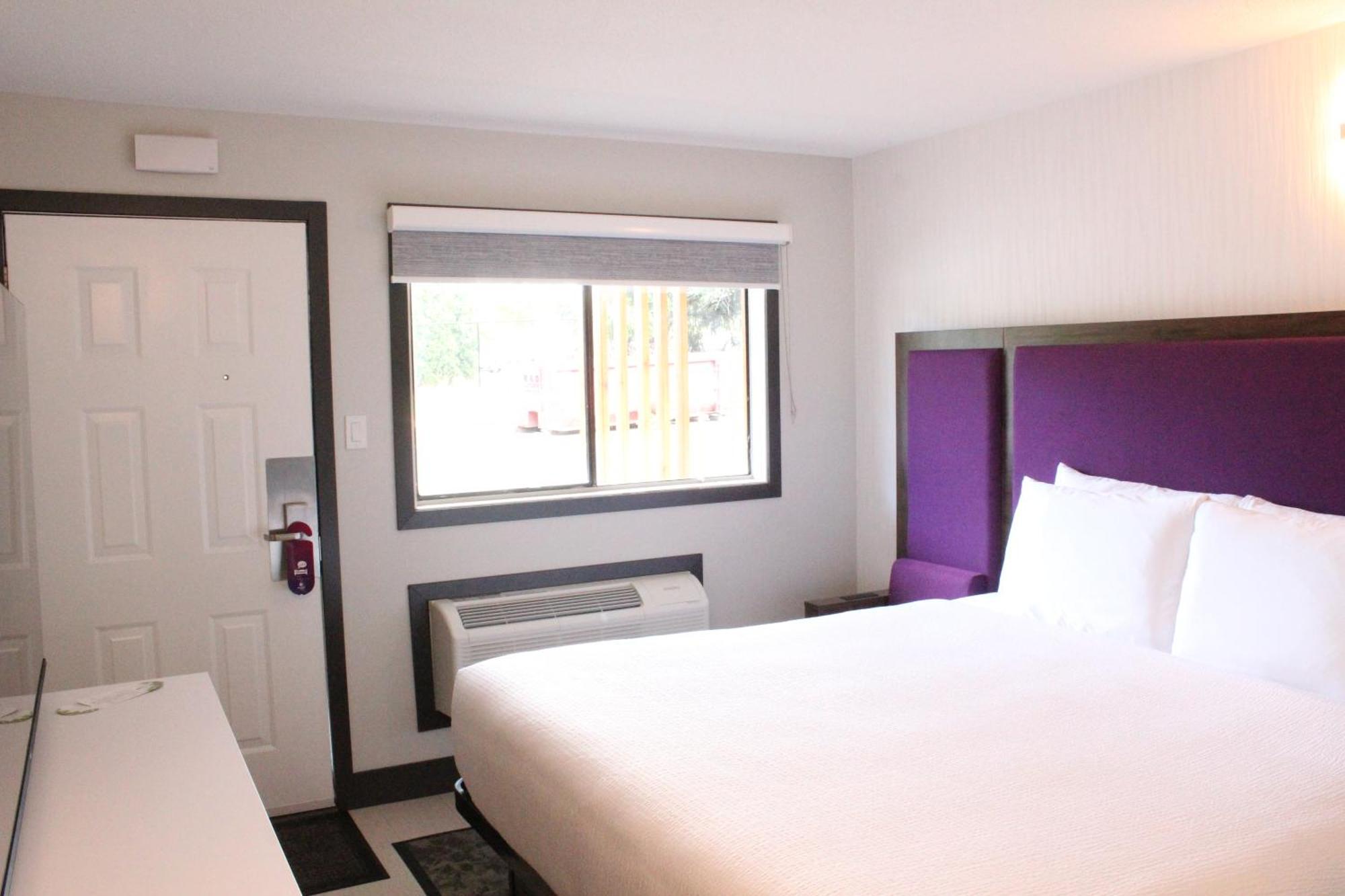 Coast Courtenay Hotel Bagian luar foto