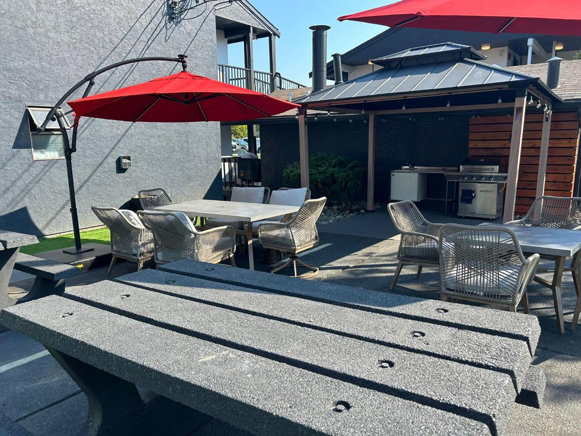 Coast Courtenay Hotel Bagian luar foto