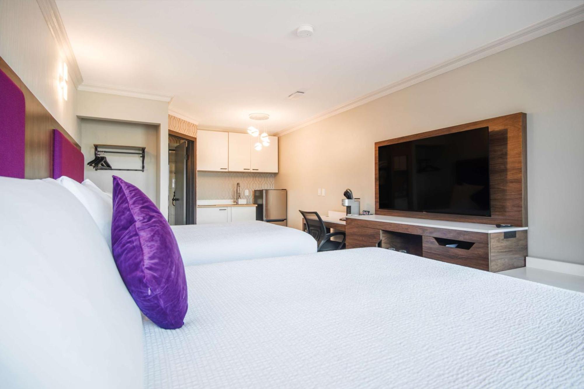Coast Courtenay Hotel Bagian luar foto