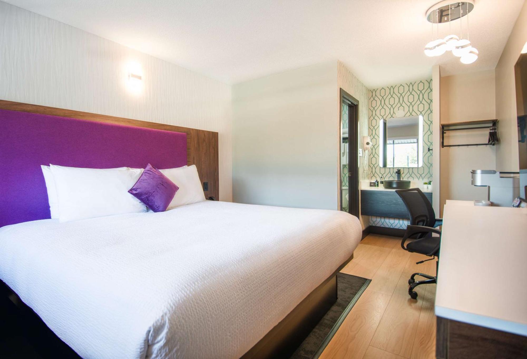 Coast Courtenay Hotel Bagian luar foto