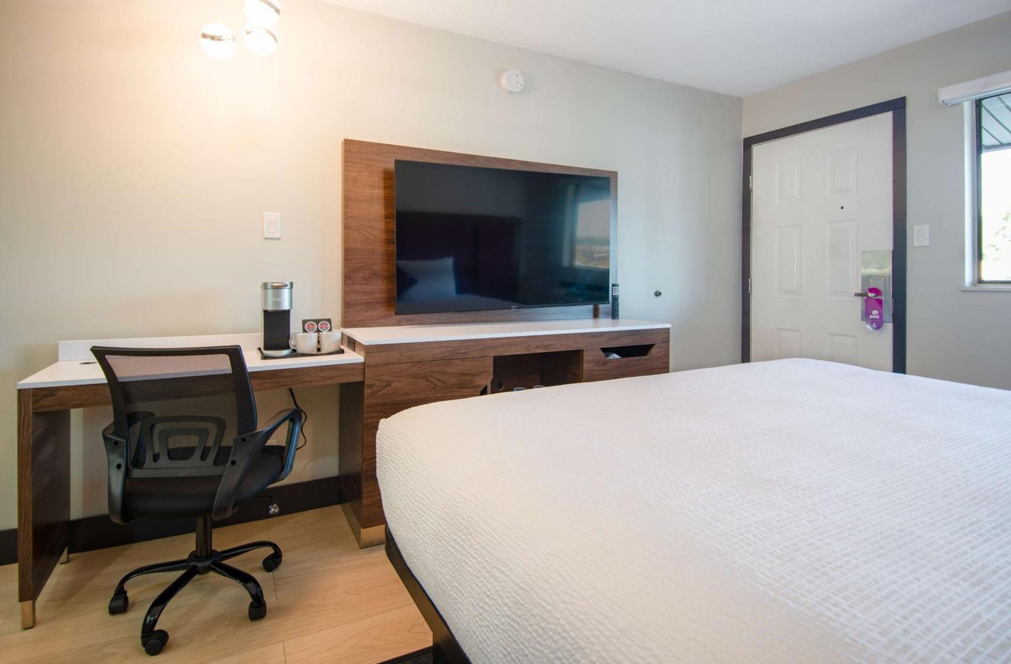 Coast Courtenay Hotel Bagian luar foto